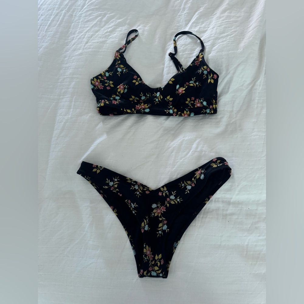 Black Women's Floral Swim Set size small